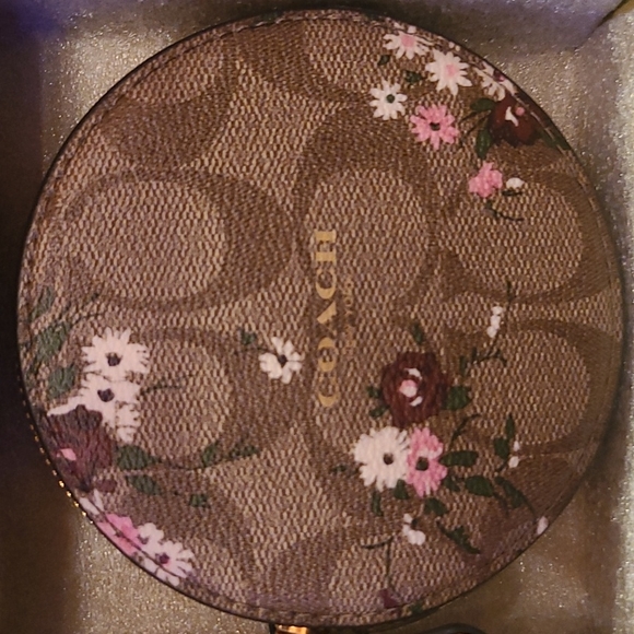 Coach Floral Coin Case Wireless Earbud Case Bag Charm Set (See Comments) - Picture 5 of 11